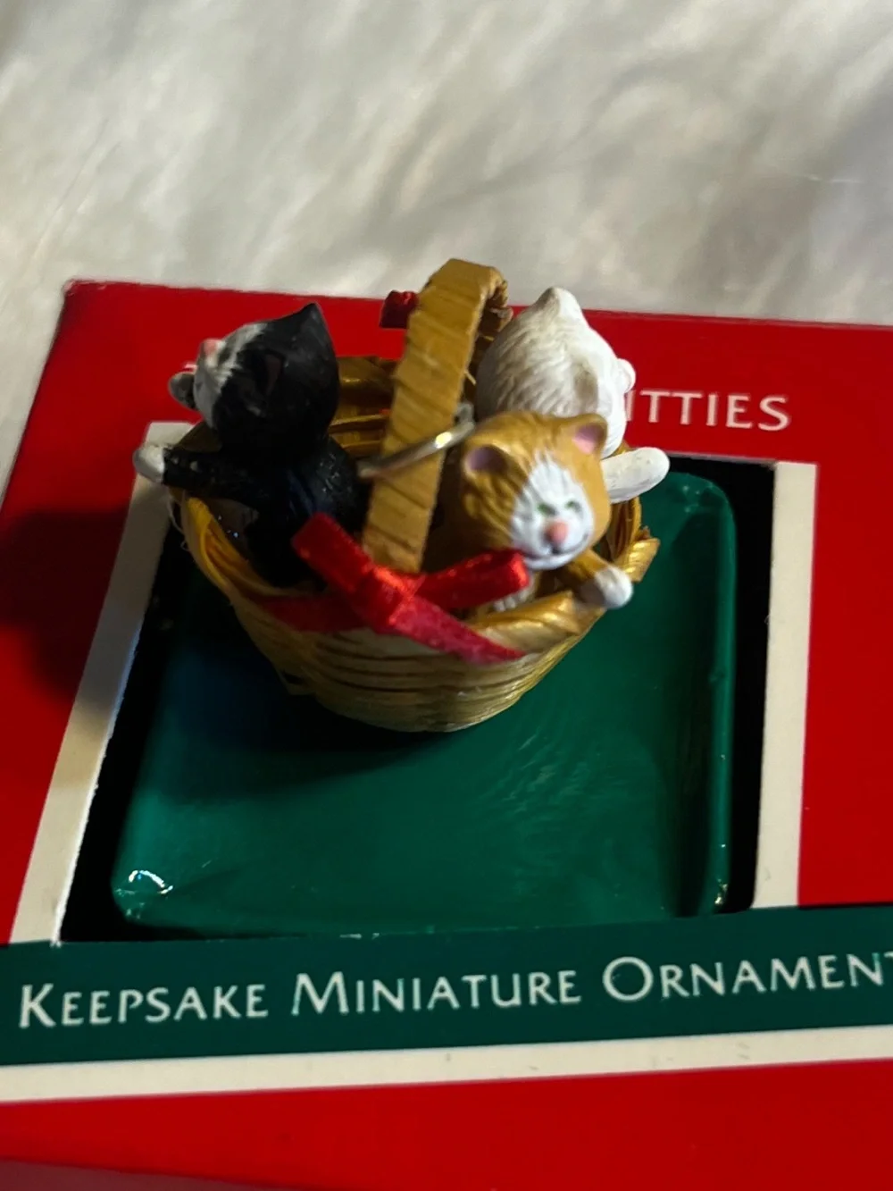 Hallmark Miniature Ornament-Three Little Kittens